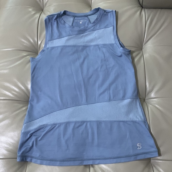 Sofibella Sleeveless Women's Tennis top - Picture 3 of 10